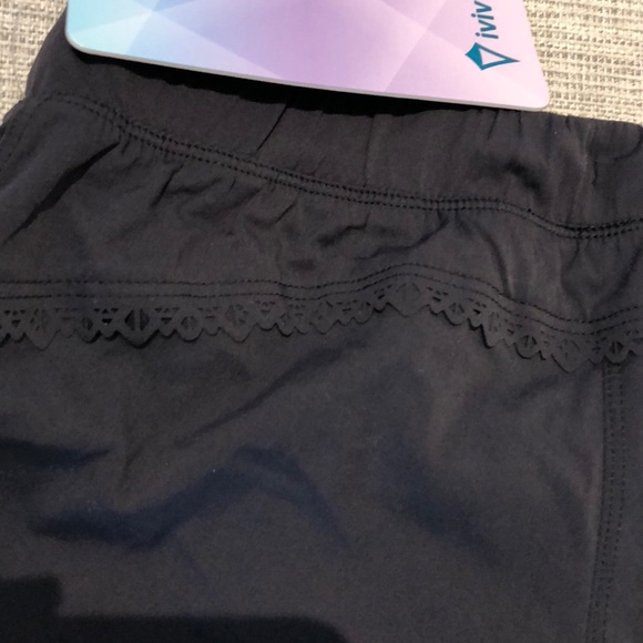 Shorts - Picture 5 of 5